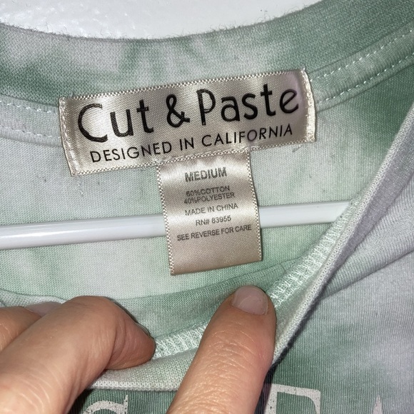 Cute graphic Tee size medium - Picture 5 of 5